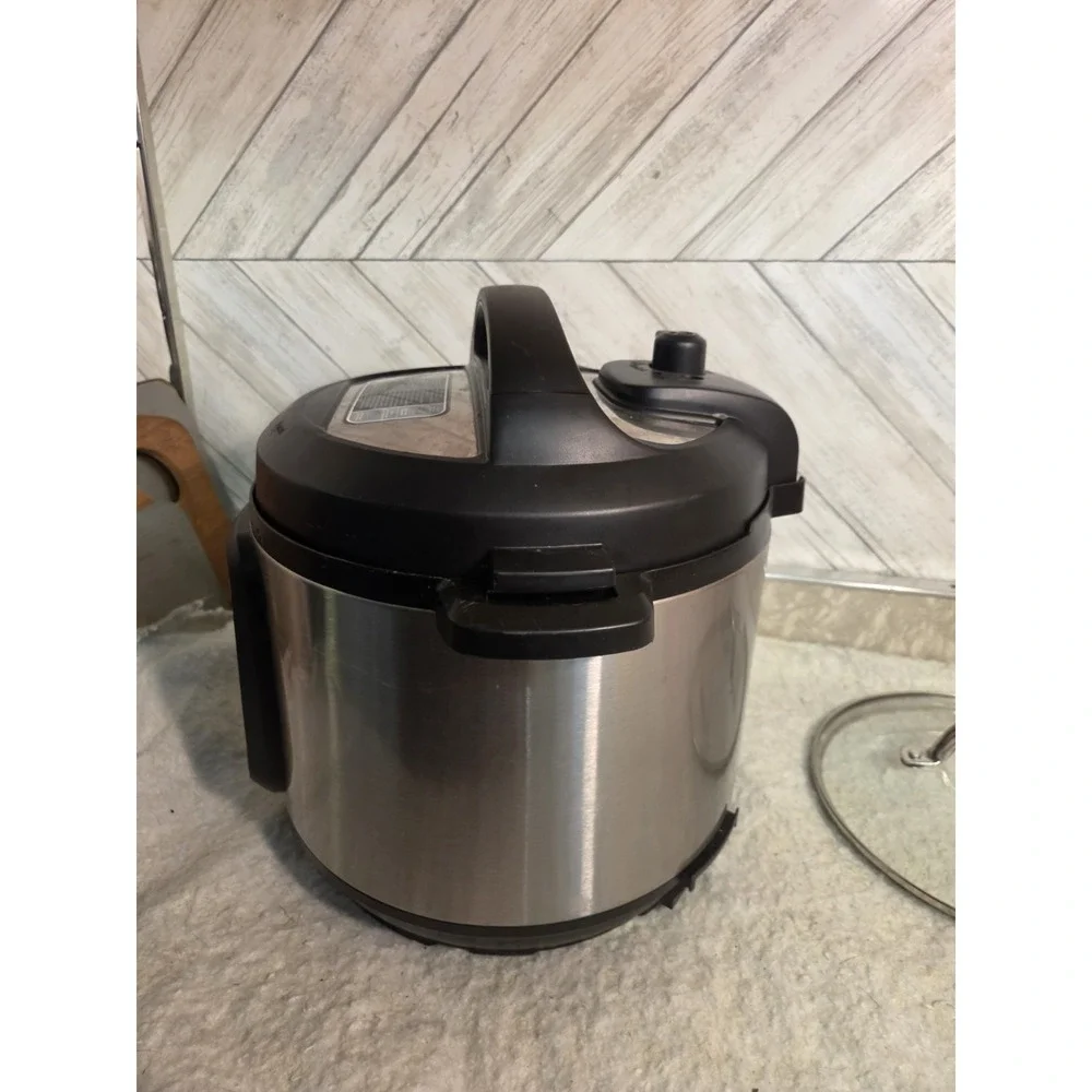 Instant Pot Duo Plus 60 6-Quart Multi-Cooker, Stainless Steel/Black W/ LID